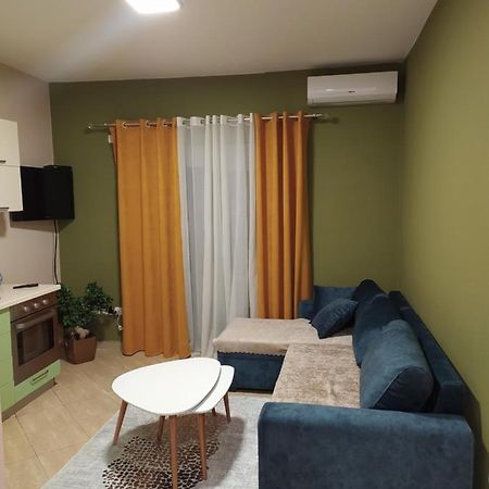 Lungomare Beach Apartments Vlorë Esterno foto
