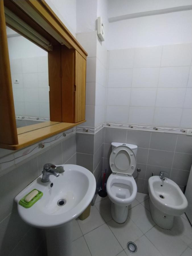 Lungomare Beach Apartments Vlorë Esterno foto