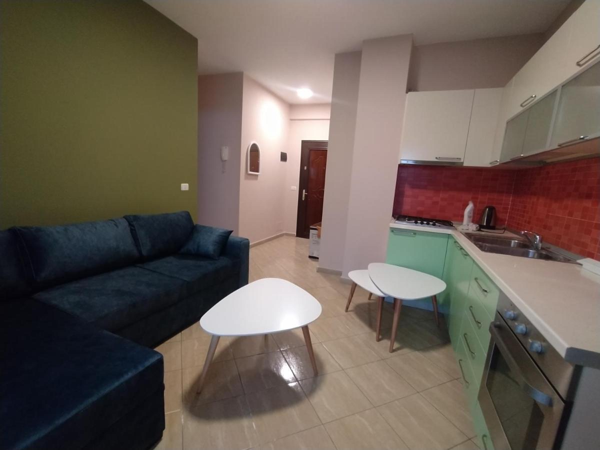 Lungomare Beach Apartments Vlorë Esterno foto