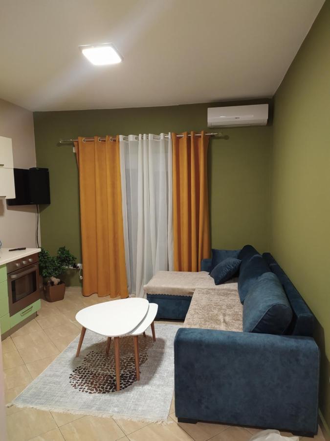 Lungomare Beach Apartments Vlorë Esterno foto