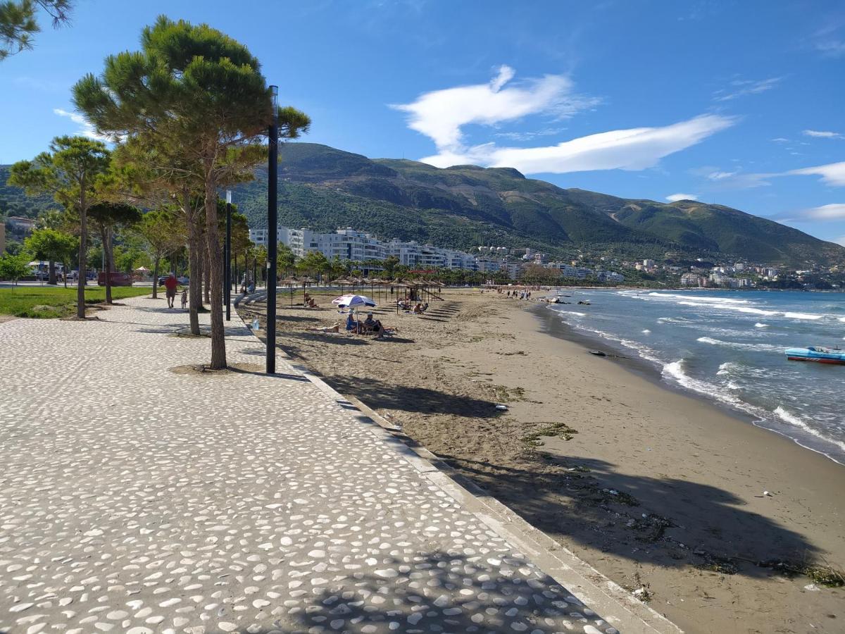 Lungomare Beach Apartments Vlorë Esterno foto