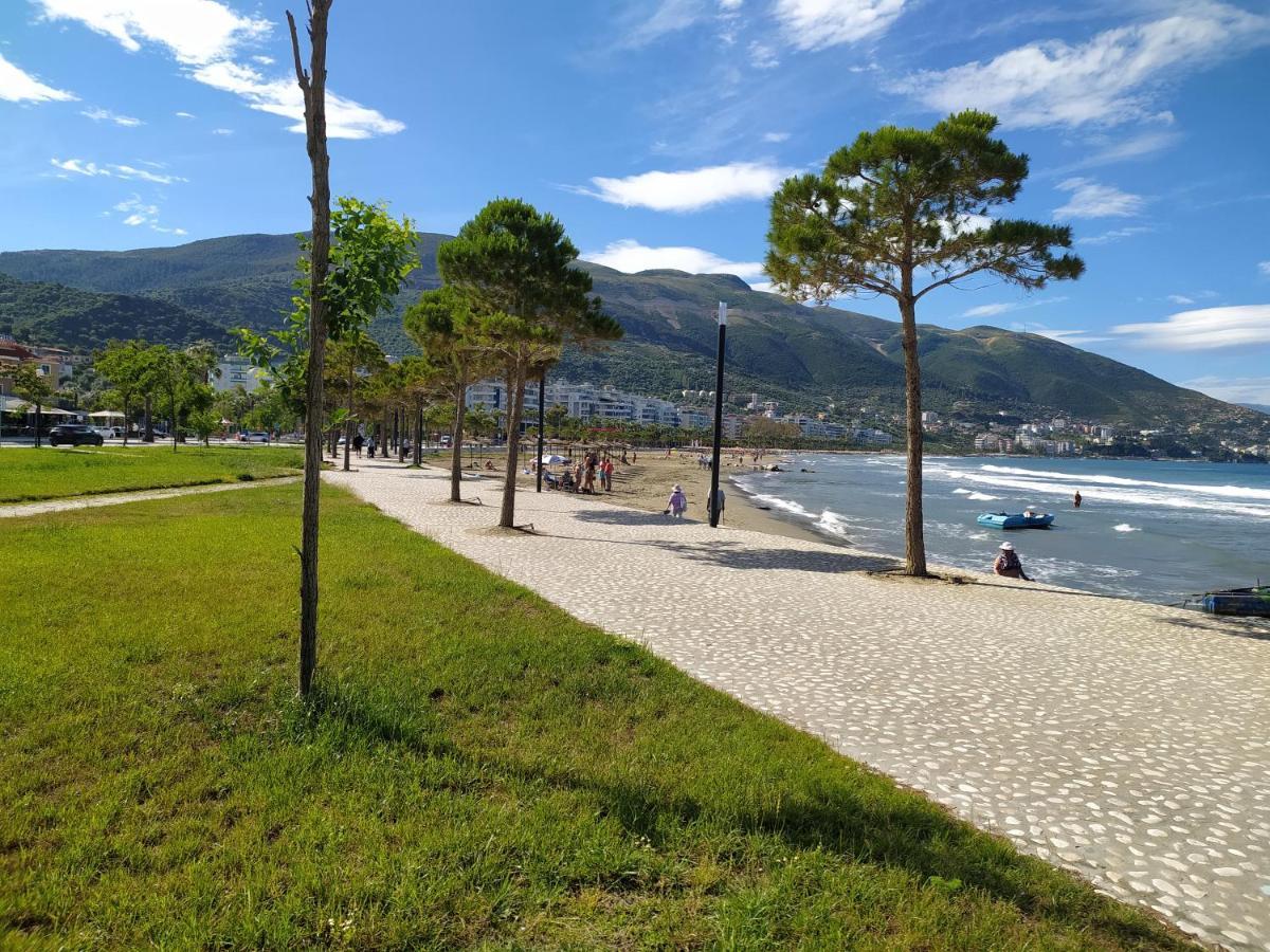 Lungomare Beach Apartments Vlorë Esterno foto