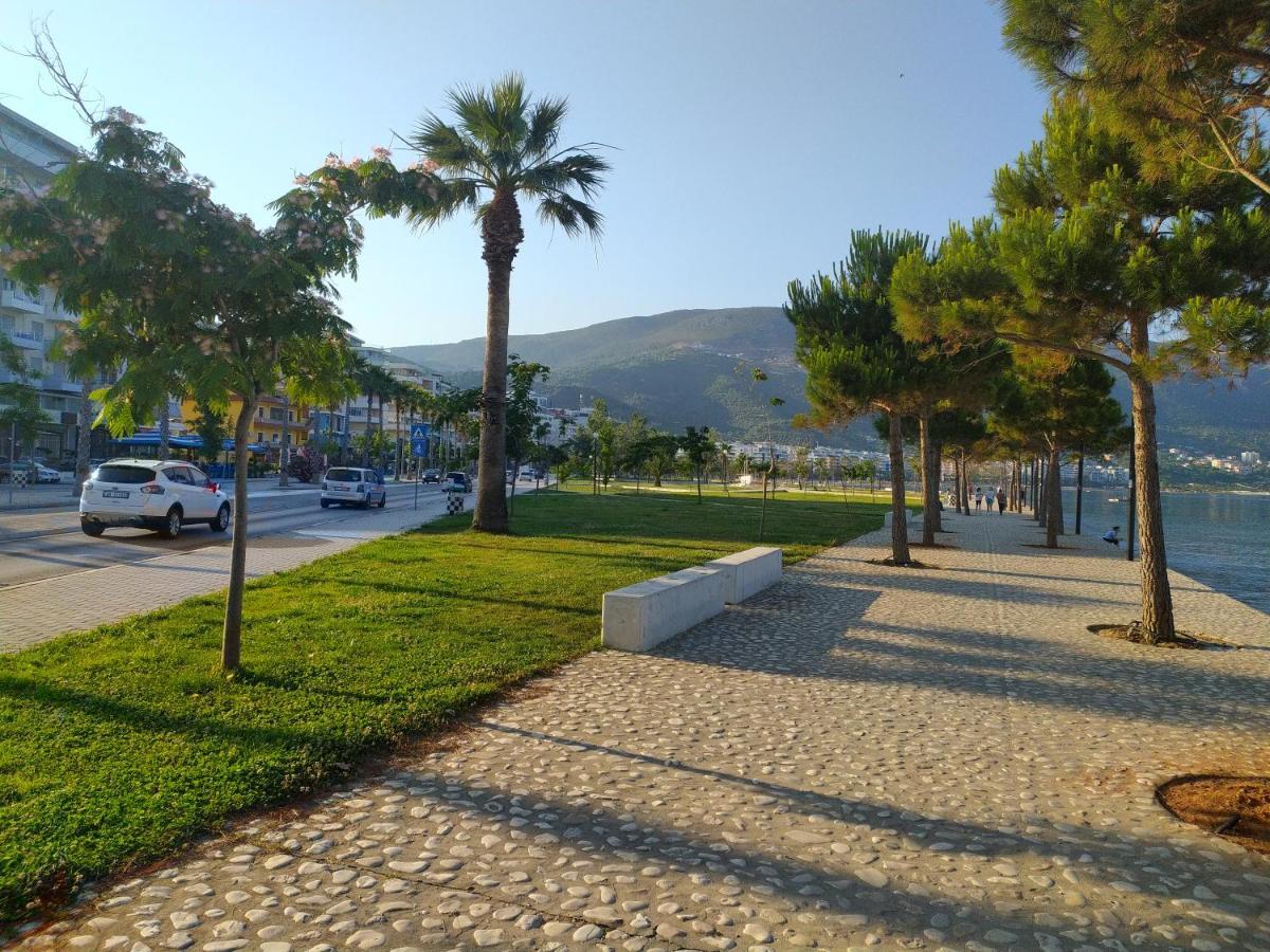 Lungomare Beach Apartments Vlorë Esterno foto